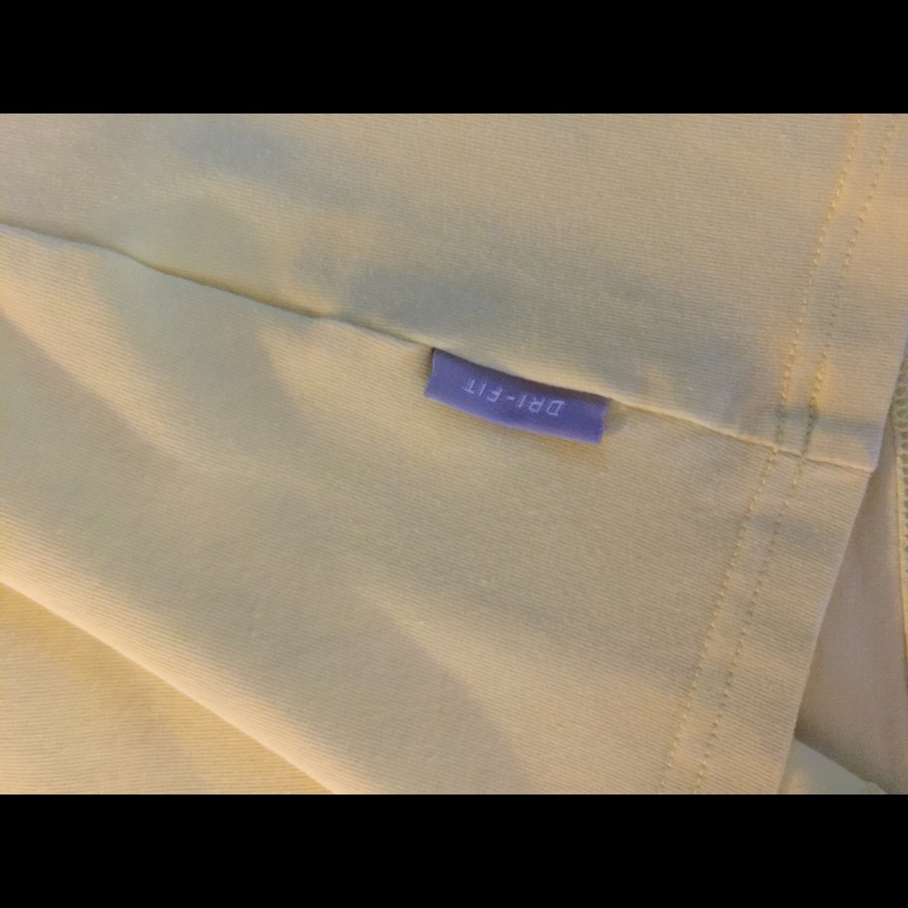 Nike - Picture 3 of 5